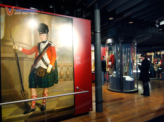 Mỗi hiện vật đều đại diện cho sức mạnh và vai trò quan trọng của quan đội Scotland qua từng thời kỳ