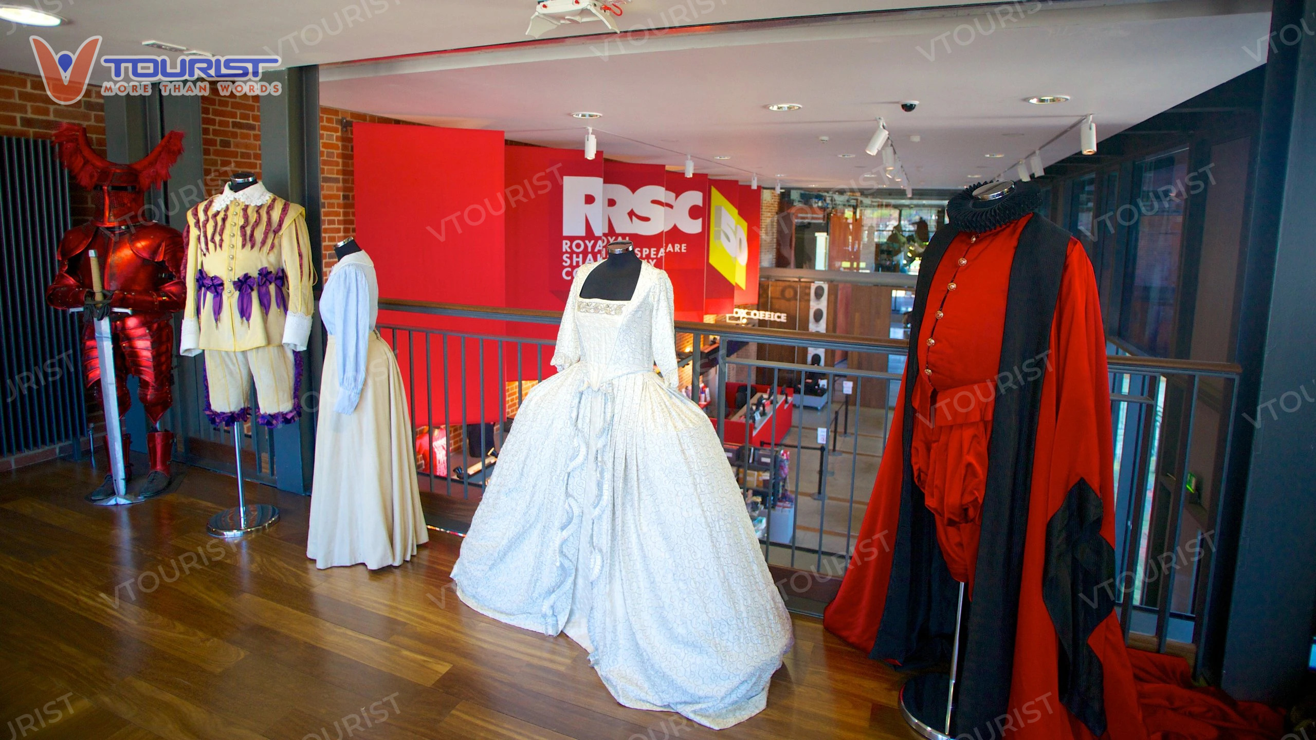 Trang phục tái hiện lại những vở kịch kinh điển của Shakespeare