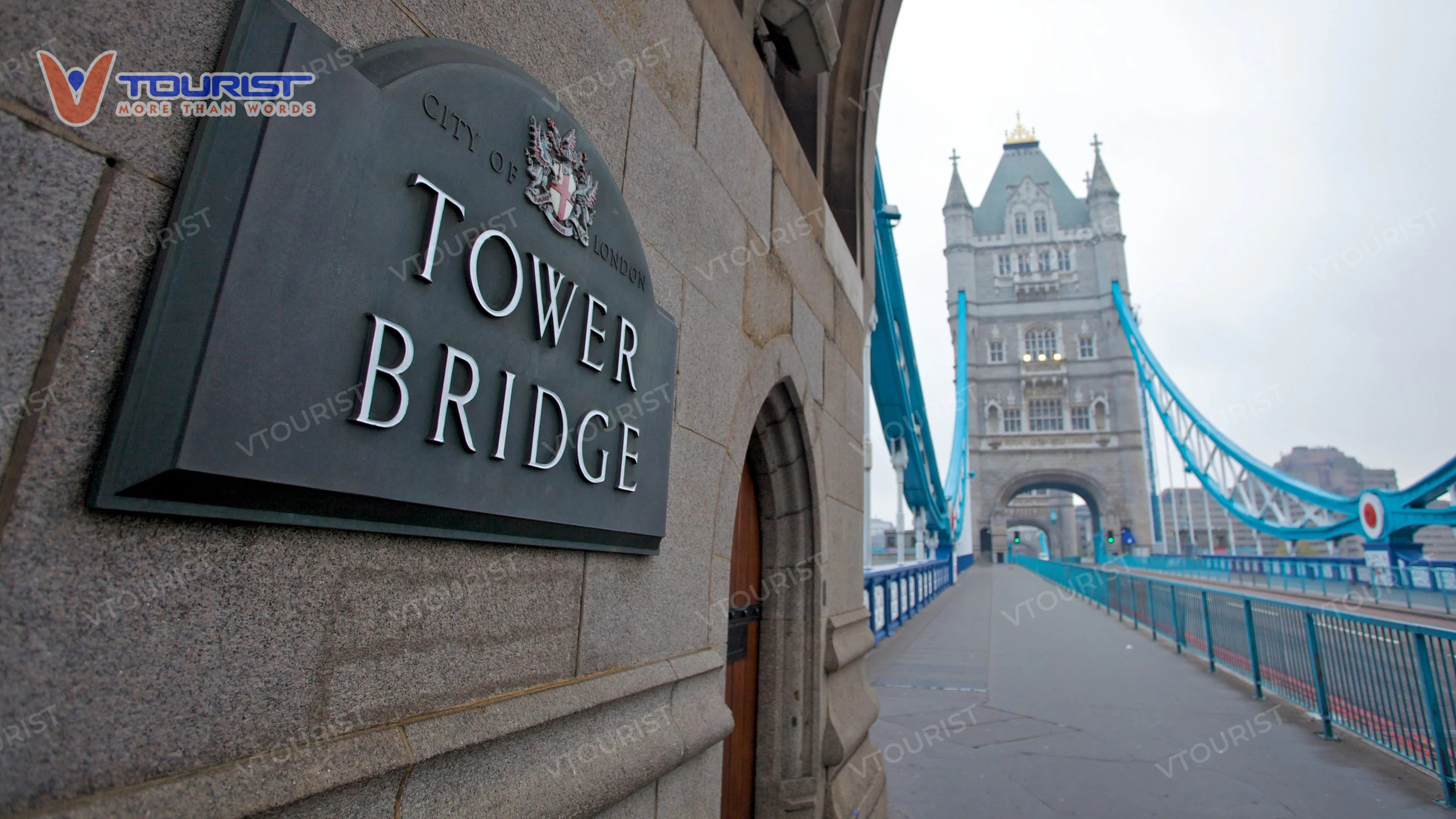 Tower Bridge ra đời trong thời kỳ thương mại bùng nổ ở Thames