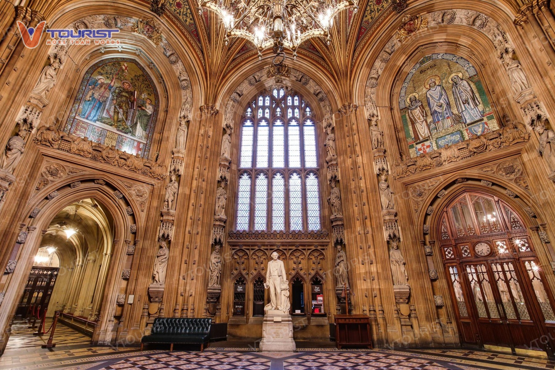 Khu vực sảnh trung tâm