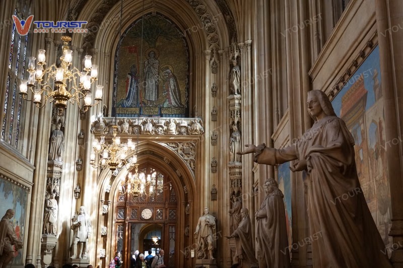 Những bức tượng đá tái hiện những chính khách quan trọng của nước Anh