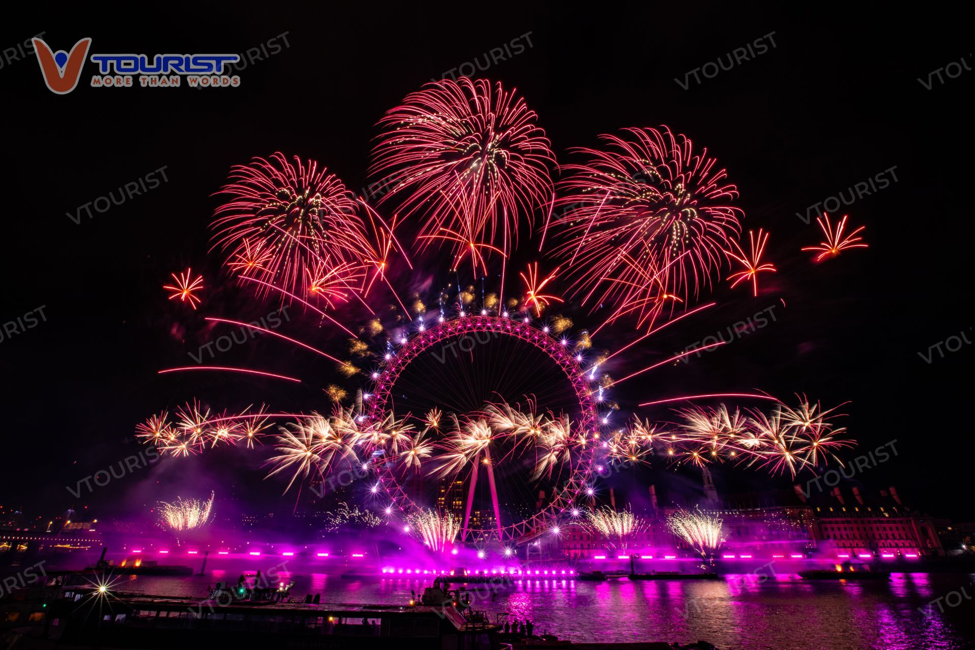 Công trình là địa điểm đón năm mới được người dân London và khách du khách trong chờ nhất mỗi năm