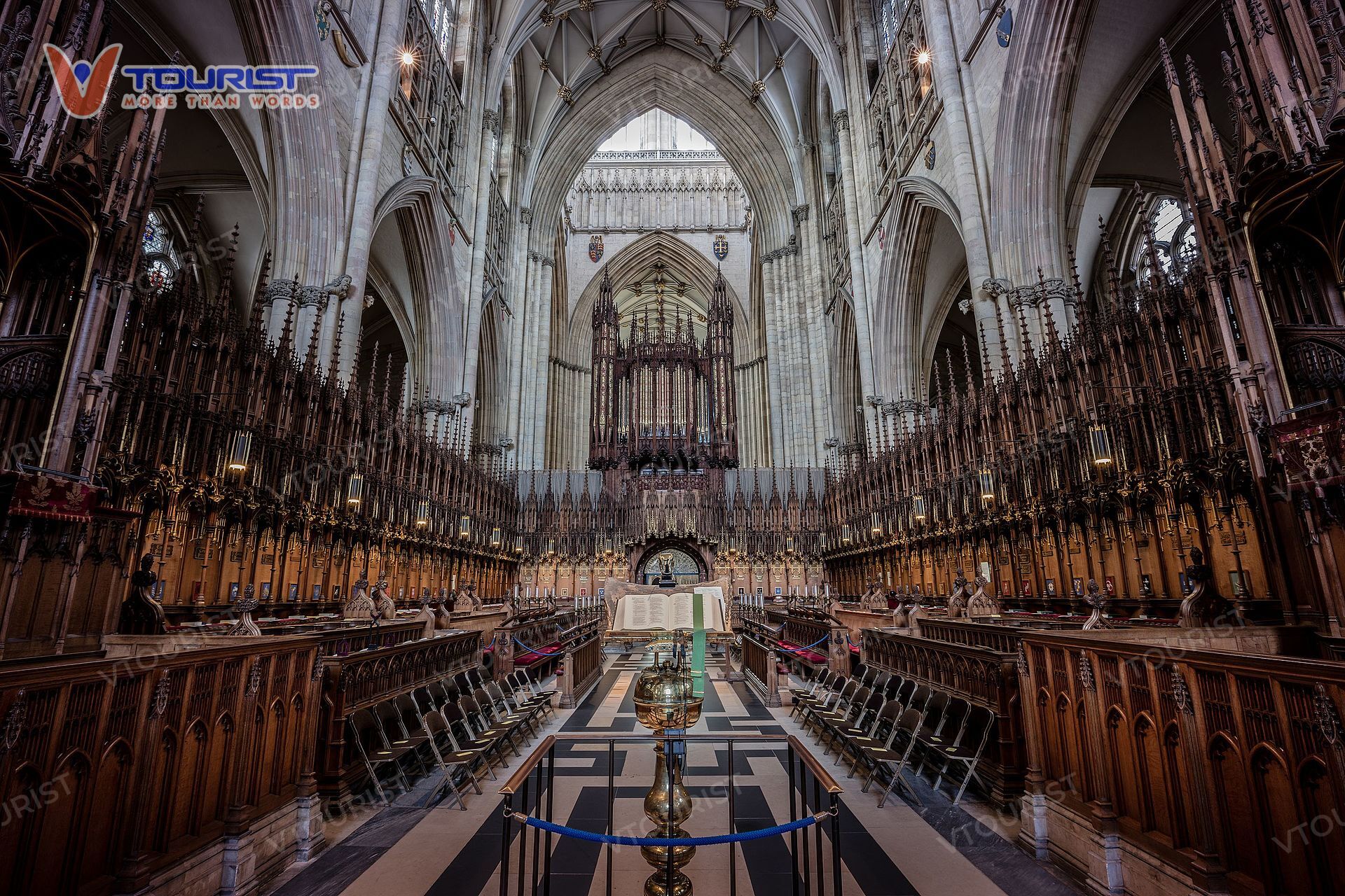 Không gian phòng nguyện linh thiêng và yên bình