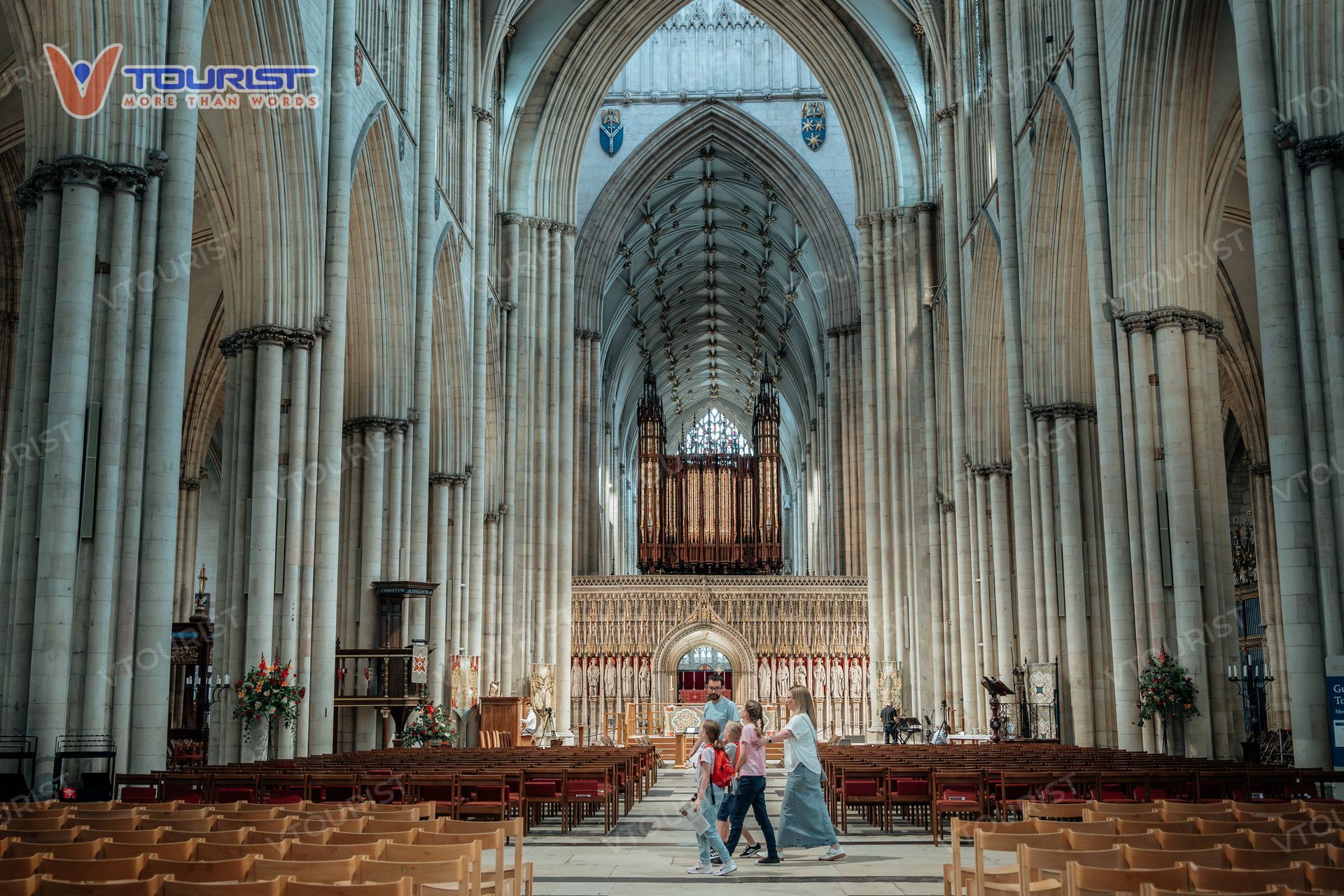 Nhà thờ có nhiều giá vé tham quan phù hợp cho nhu cầu của mỗi du khách