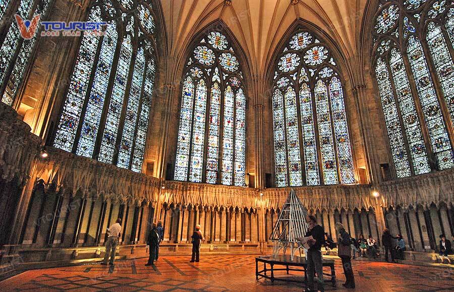 Nhà thờ York Minster thu hút hàng ngàn lượt khách tham quan mỗi năm