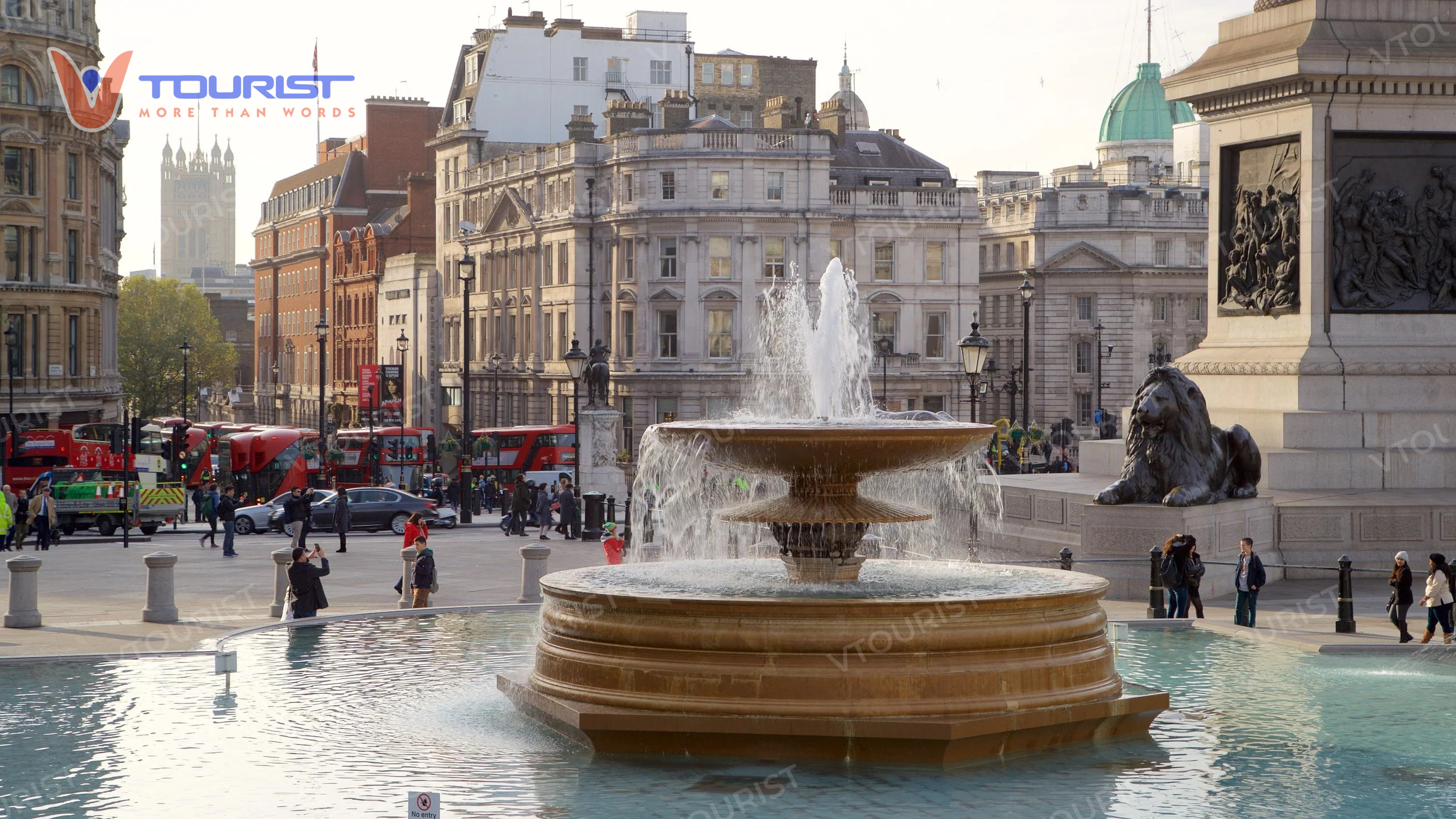 Đài phun nước được thiết kế bởi Sir Edwin Lutyens