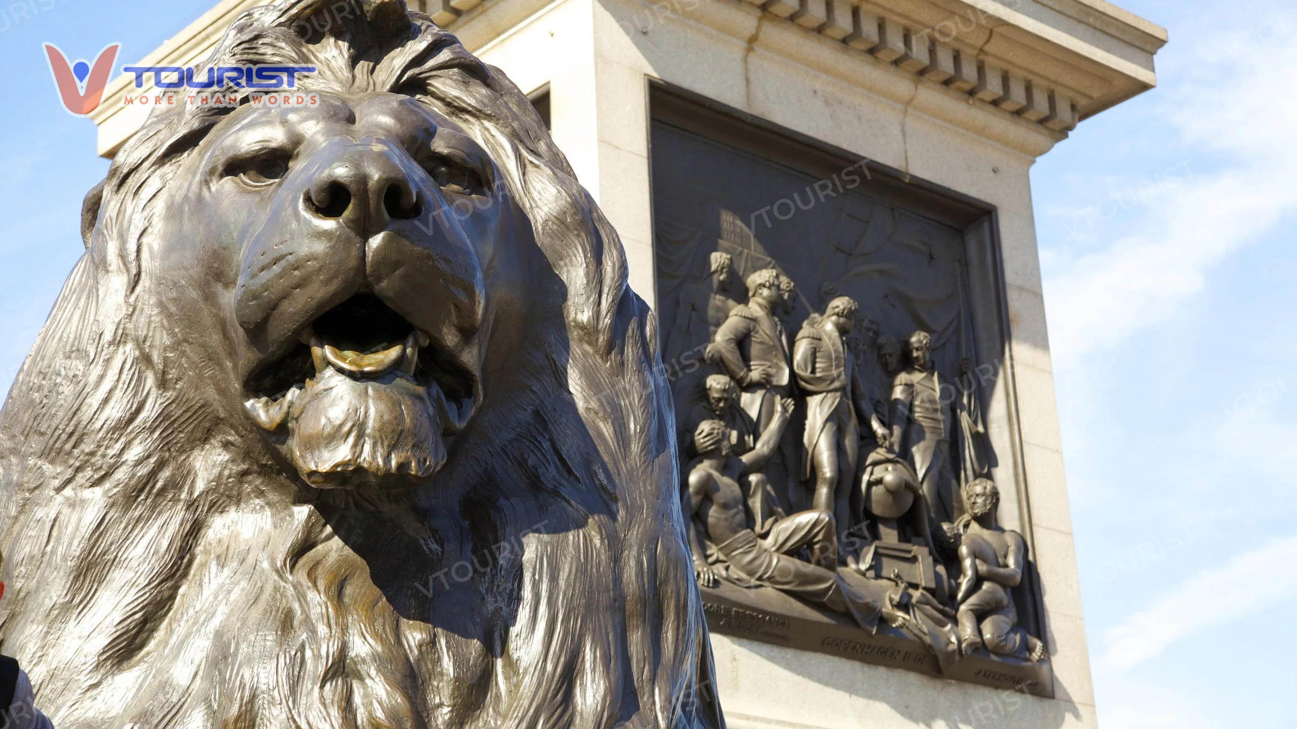 Tượng sư tử bằng đồng được chế tác từ đồng lấy từ những khẩu pháo hải quân cũ