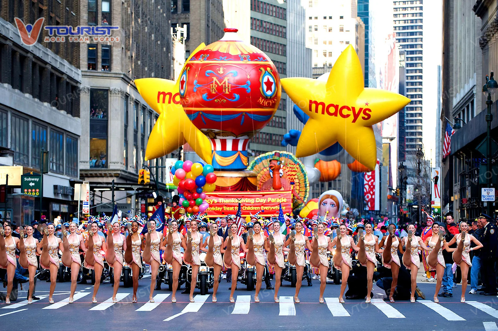 Đoàn diễu hành Macy’s Christmas Parade hoành tráng giữa lòng đại lộ New York