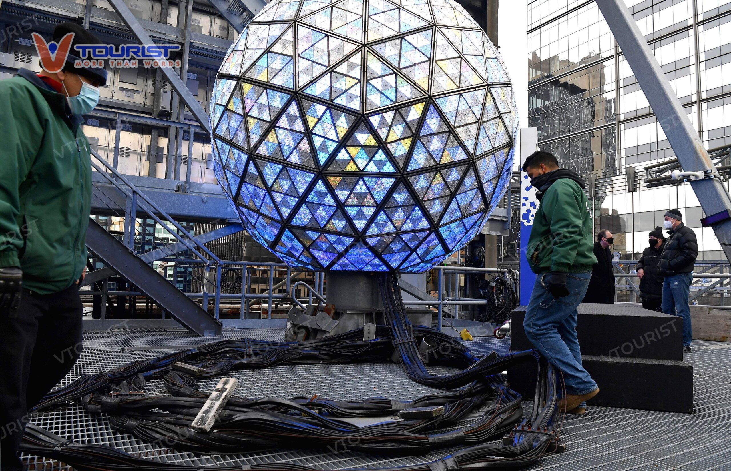 Sự kiện Bal Drop lần đầu tiên được tổ chức vào năm 1907