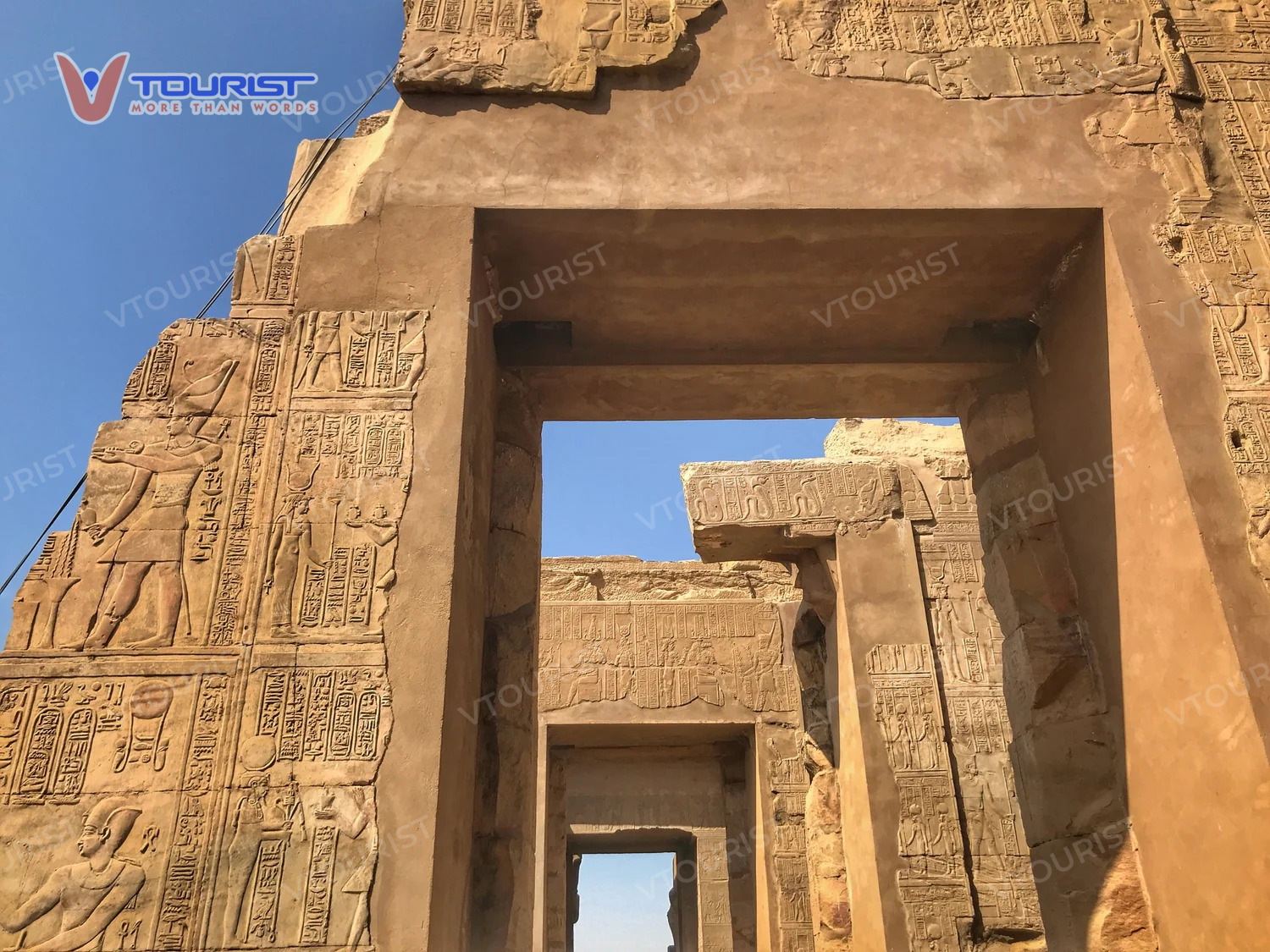 Đền Kom Ombo lưu giữa một bức phù điêu lớn về y học của người Ai Cập cổ