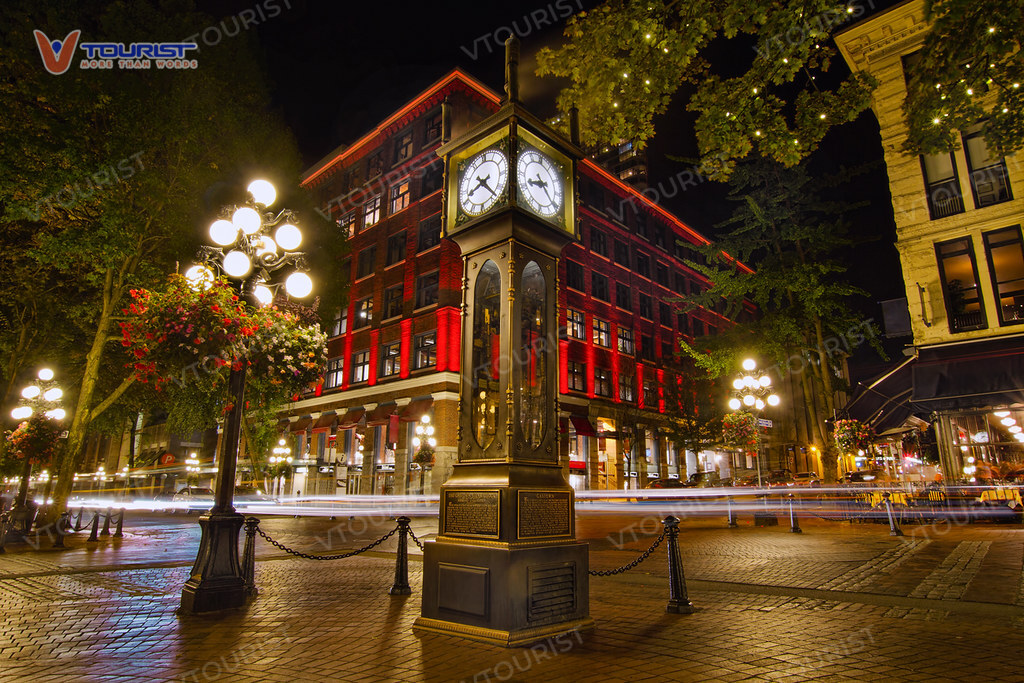 Phố cổ Gastown nổi tiếng với đồng hồ hơi nước Steam Clock lâu đời nhất thế giới