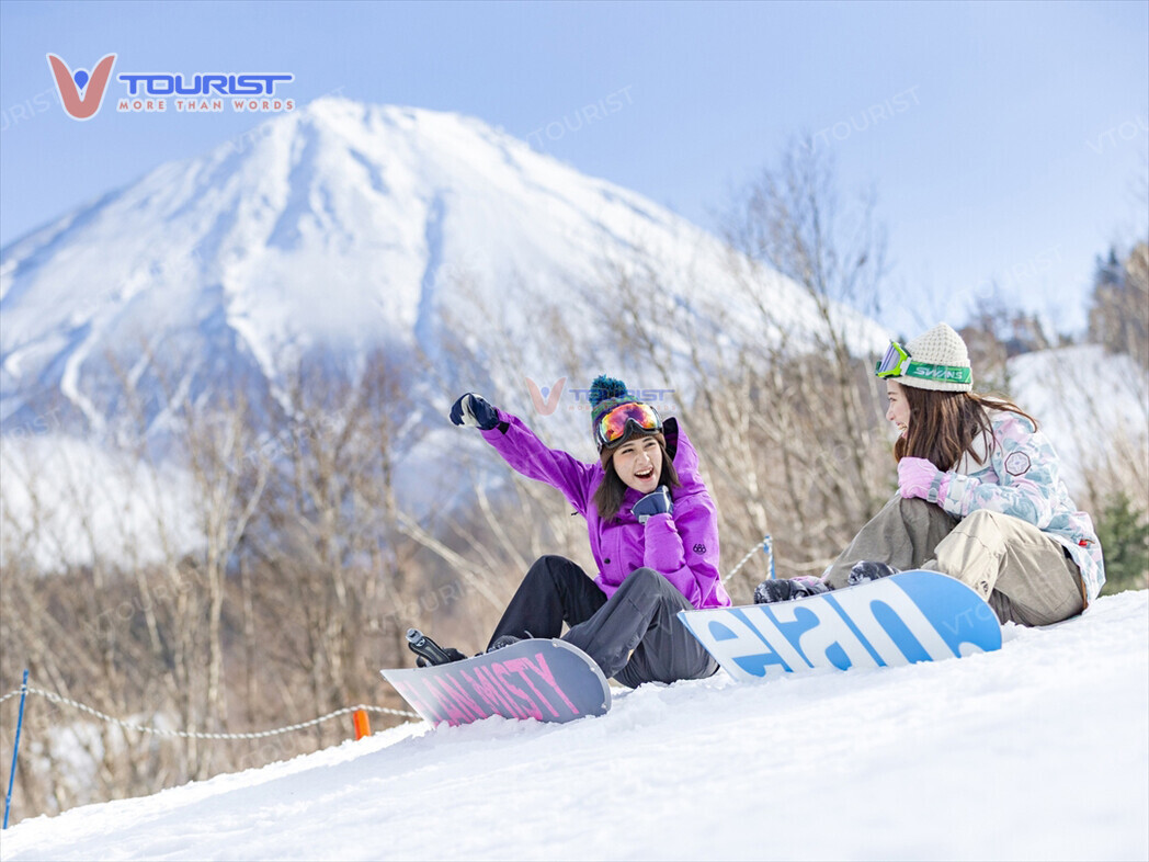 Mỗi đường trượt tại Fujiten Snow Resort đều có tầm nhìn hướng thẳng đến núi Phú Sĩ