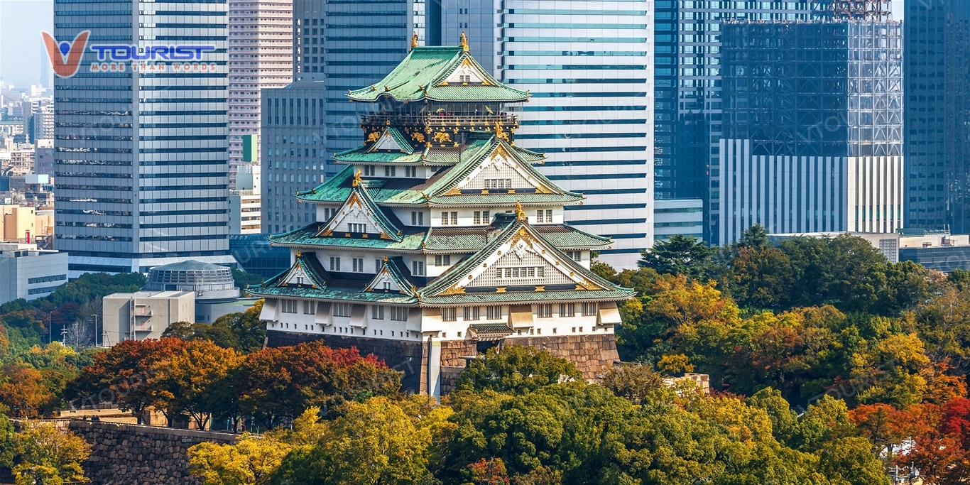 Khung cảnh cuối hè tại lâu đài Osaka