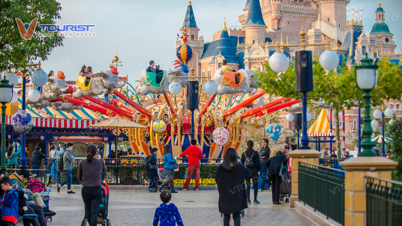 Thời điểm đầu xuân và vào thu là thời gian thích nhất hợp nhất để đến tham quan Disneyland